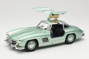 Mercedes 300 SL W198 Gullwing Light Green Metallic Minichamps 1:18 110037221 Métal Moulé — image 2 sur 8
