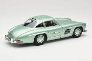 Mercedes 300 SL W198 Gullwing Light Green Metallic Minichamps 1:18 110037221 Métal Moulé — image 3 sur 8