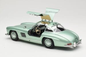 Mercedes 300 SL W198 Gullwing Light Green Metallic Minichamps 1:18 110037221 Métal Moulé — image 5 sur 8