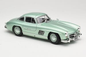 Mercedes 300 SL W198 Gullwing Light Green Metallic Minichamps 1:18 110037221 Métal Moulé — image 6 sur 8
