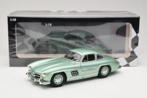 Mercedes 300 SL W198 Gullwing Light Green Metallic Minichamps 1:18 110037221 Métal Moulé — image 8 sur 8