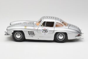 Mercedes 300 SL W198 #295 1954 Bburago 1:18 32813 Métal Moulé — image 4 sur 8