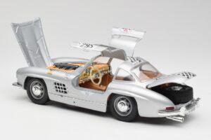 Mercedes 300 SL W198 #295 1954 Bburago 1:18 32813 Métal Moulé — image 5 sur 8