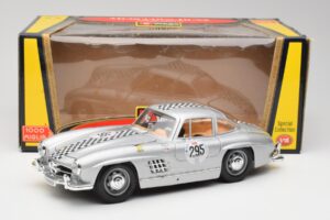 Mercedes 300 SL W198 #295 1954 Bburago 1:18 32813 Métal Moulé — image 8 sur 8