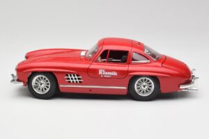 Mercedes 300 SL W198 Red Metallic Bburago 1:18 3013-M1 Métal Moulé — image 4 sur 8