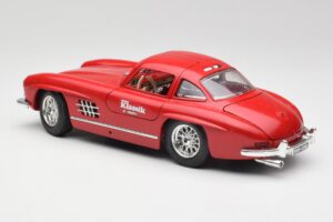 Mercedes 300 SL W198 Red Metallic Bburago 1:18 3013-M1 Métal Moulé — image 7 sur 8
