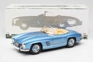 Mercedes 300 SL W198 Roadster Hardtop Light Blue Metallic Minichamps 1:18 180039042 Métal Moulé — image 9 sur 9