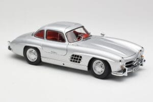 Mercedes 300 SL W198 Gullwing Argent Métallique Minichamps 1:18 B66040379 Métal Moulé — image 6 sur 8