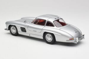 Mercedes 300 SL W198 Gullwing Argent Métallique Minichamps 1:18 B66040379 Métal Moulé — image 7 sur 8
