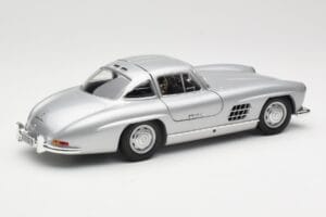 Mercedes 300 SL W198 Gullwing Argent Minichamps 1:18 110037210 Métal Moulé — image 3 sur 8