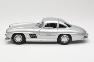 Mercedes 300 SL W198 Gullwing Argent Minichamps 1:18 110037210 Métal Moulé — image 4 sur 8