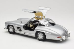 Mercedes 300 SL W198 Gullwing Argent Minichamps 1:18 110037210 Métal Moulé — image 5 sur 8