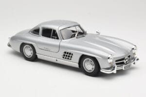 Mercedes 300 SL W198 Gullwing Argent Minichamps 1:18 110037210 Métal Moulé — image 6 sur 8