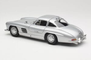 Mercedes 300 SL W198 Gullwing Argent Minichamps 1:18 110037210 Métal Moulé — image 7 sur 8