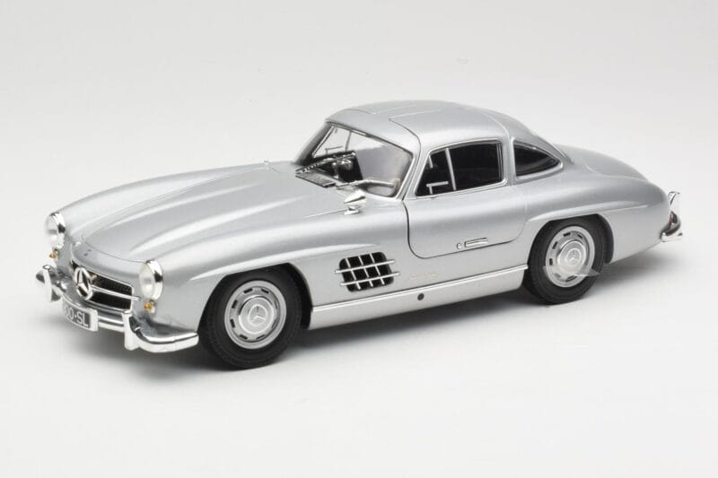 Mercedes 300 SL W198 Gullwing Argent Minichamps 1:18 110037210 Métal Moulé