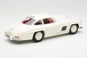 Mercedes 300 SL W198 Blanc Minichamps 1:18 180039006 Métal Moulé — image 3 sur 8