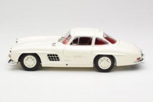 Mercedes 300 SL W198 Blanc Minichamps 1:18 180039006 Métal Moulé — image 4 sur 8