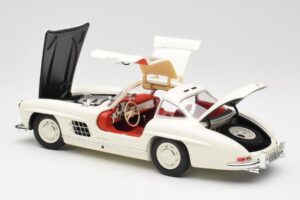 Mercedes 300 SL W198 Blanc Minichamps 1:18 180039006 Métal Moulé — image 5 sur 8