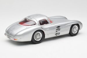 Mercedes 300 SLR Uhlenhaut Coupé Argent Maisto 1:18 536898 Métal Moulé — image 3 sur 8