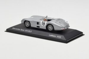 Mercedes 300 SLR #19 J.M. Fangio / S. Moss 24 Hours of Le Mans 1955 Minichamps 1:43 B66040253 Métal Moulé — image 3 sur 4