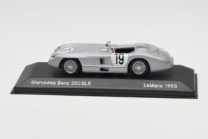 Mercedes 300 SLR #19 J.M. Fangio / S. Moss 24 Hours of Le Mans 1955 Minichamps 1:43 B66040253 Métal Moulé