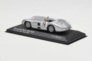 Mercedes 300 SLR #19 P. Levegh / J. Fitch 24 Hours of Le Mans 1955 Minichamps 1:43 432553000 Métal Moulé — image 3 sur 4