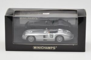 Mercedes 300 SLR #19 P. Levegh / J. Fitch 24 Hours of Le Mans 1955 Minichamps 1:43 432553000 Métal Moulé — image 4 sur 4