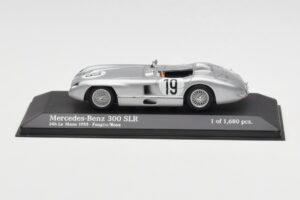 Mercedes 300 SLR #19 P. Levegh / J. Fitch 24 Hours of Le Mans 1955 Minichamps 1:43 432553000 Métal Moulé