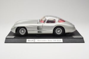 Mercedes 300 SLR Argent Revell 1:12 08851 Métal Moulé — image 4 sur 8