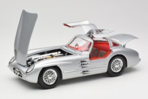 Mercedes 300 SLR Uhlenhaut Coupe Argent Maisto 1:18 36898 Métal Moulé — image 2 sur 8