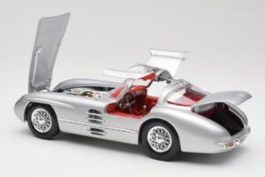 Mercedes 300 SLR Uhlenhaut Coupe Argent Maisto 1:18 36898 Métal Moulé — image 5 sur 8