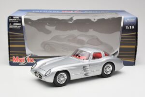 Mercedes 300 SLR Uhlenhaut Coupe Argent Maisto 1:18 36898 Métal Moulé — image 8 sur 8
