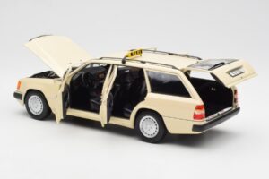 Mercedes 300D S124 T-Model Ivoire Clair Taxi Édition Concessionnaire Norev 1:18 B66040702 Métal Moulé — image 5 sur 8