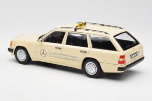 Mercedes 300D S124 T-Model Ivoire Clair Taxi Édition Concessionnaire Norev 1:18 B66040702 Métal Moulé — image 7 sur 8
