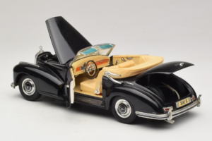 Mercedes 300S Noir Maisto 1:18 52116-P1 Métal Moulé — image 5 sur 8