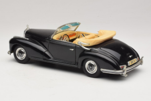 Mercedes 300S Noir Maisto 1:18 52116-P1 Métal Moulé — image 7 sur 8