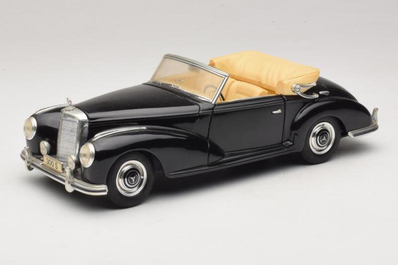 Mercedes 300S Noir Maisto 1:18 52116-P1 Métal Moulé