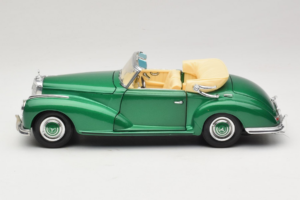 Mercedes 300S Cabriolet Green Metallic Maisto 1:18 52116 Métal Moulé — image 4 sur 7