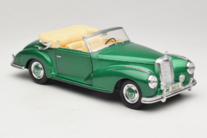 Mercedes 300S Cabriolet Green Metallic Maisto 1:18 52116 Métal Moulé — image 5 sur 7
