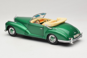 Mercedes 300S Cabriolet Green Metallic Maisto 1:18 52116 Métal Moulé — image 6 sur 7