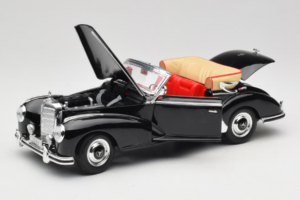 Mercedes 300S W188 Roadster Noir Welly 1:18 801-3271398 Métal Moulé — image 2 sur 8