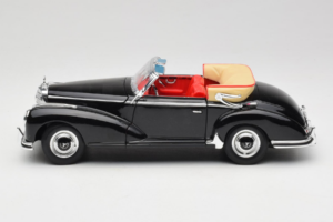 Mercedes 300S W188 Roadster Noir Welly 1:18 801-3271398 Métal Moulé — image 4 sur 8