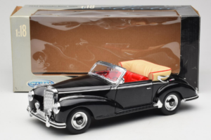 Mercedes 300S W188 Roadster Noir Welly 1:18 801-3271398 Métal Moulé — image 8 sur 8