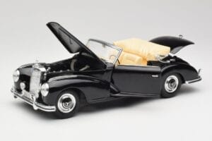 Mercedes 300SC W188 Obsidian Noir Maisto 1:18 806B Métal Moulé — image 2 sur 8