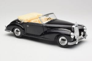 Mercedes 300SC W188 Obsidian Noir Maisto 1:18 806B Métal Moulé — image 6 sur 8