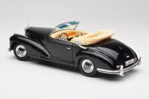 Mercedes 300SC W188 Obsidian Noir Maisto 1:18 806B Métal Moulé — image 7 sur 8