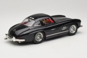 Mercedes 300SL Noir Bburago 1:18 3015-M3 Métal Moulé — image 3 sur 8