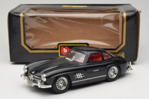Mercedes 300SL Noir Bburago 1:18 3015-M3 Métal Moulé — image 8 sur 8