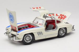 Mercedes 300SL #452 Mille Miglia 1955 Blanc Bburago 1:18 3015-M2 Métal Moulé — image 2 sur 8