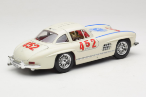 Mercedes 300SL #452 Mille Miglia 1955 Blanc Bburago 1:18 3015-M2 Métal Moulé — image 3 sur 8